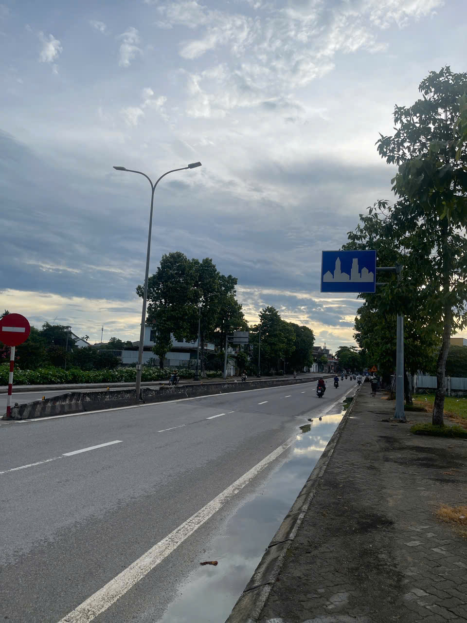Ford Đà Lạt Đang xây