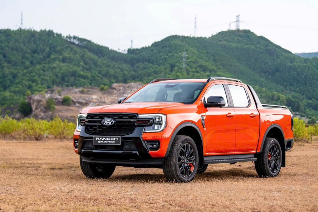 Ford Ranger giá mới tháng 10