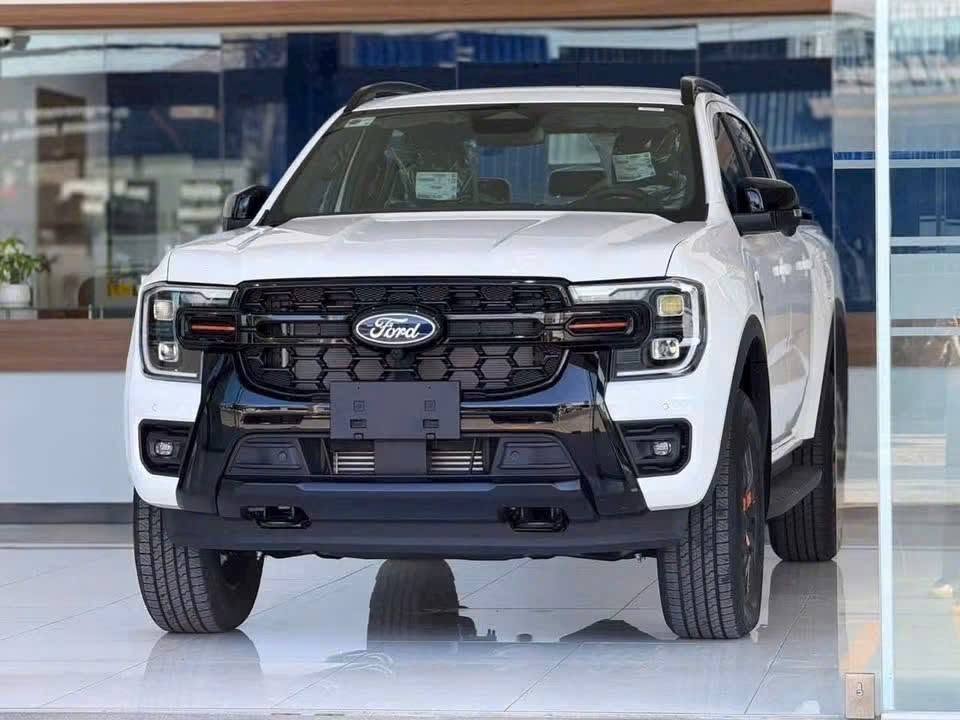 Ford Ranger tăng giá